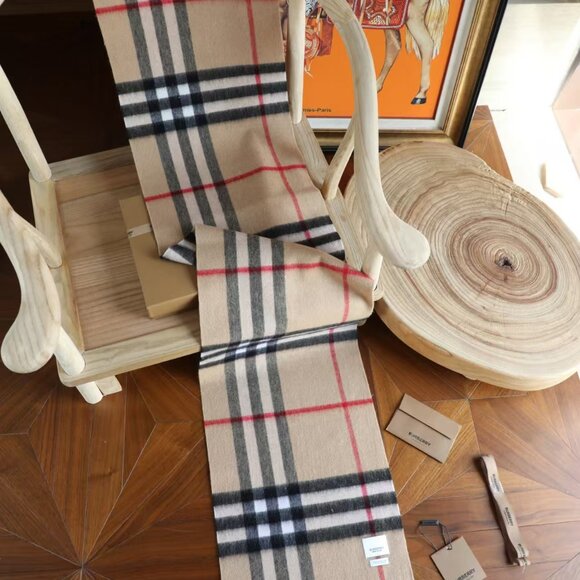 Burberry Check Scarf - Picture 5 of 5